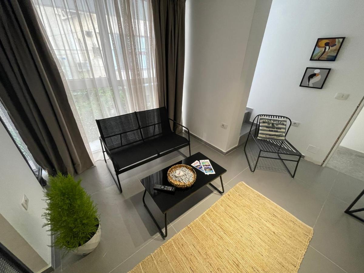 Vela Apartament 2 Sarande Bagian luar foto