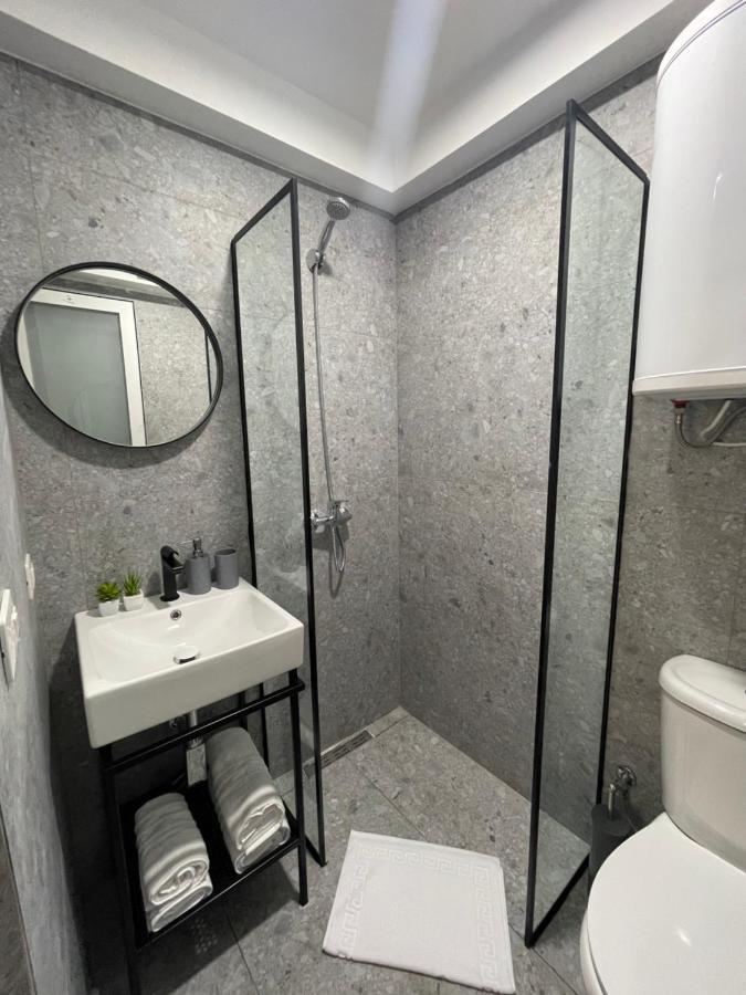 Vela Apartament 2 Sarande Bagian luar foto