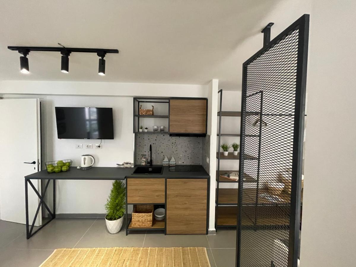 Vela Apartament 2 Sarande Bagian luar foto