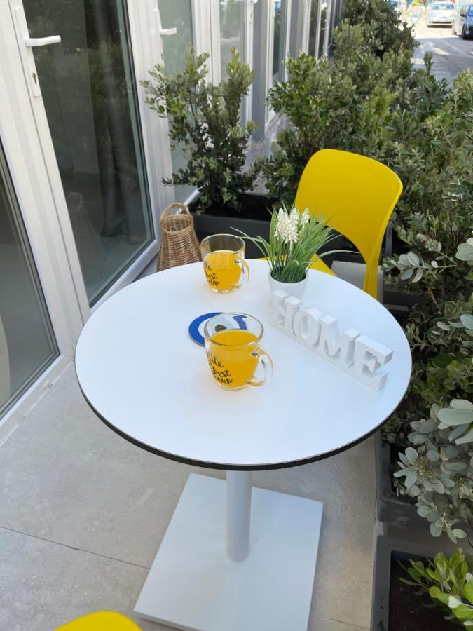 Vela Apartament 2 Sarande Bagian luar foto
